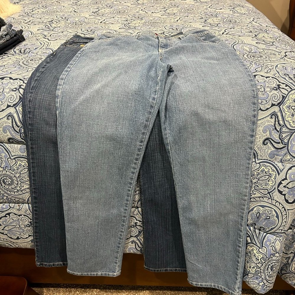 2 Pair Vintage Gloria Vanderbilt Jeans, Size 6 Short